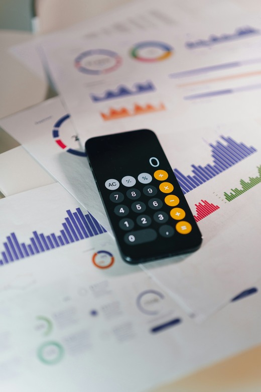 The image shows a digital calculator used for financial calculations.